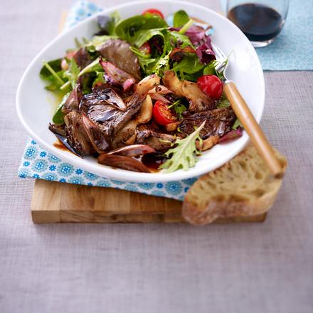 Bunter Blattsalat mit marinierten Austernpilzen Rezept Bunter Blattsalat mit marinierten Austernpilzen Rezept