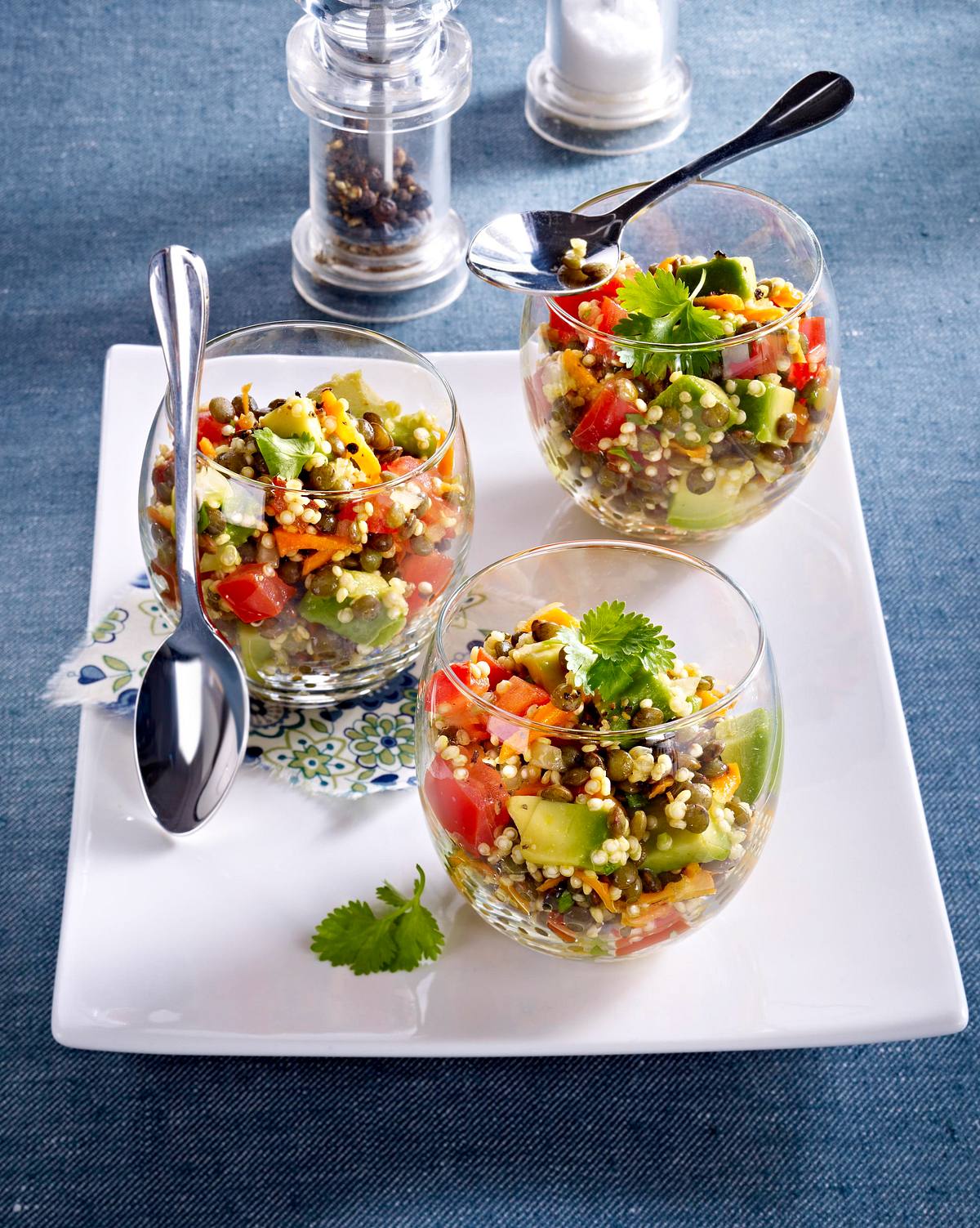 Bunter Linsen-Quinoa Salat Rezept