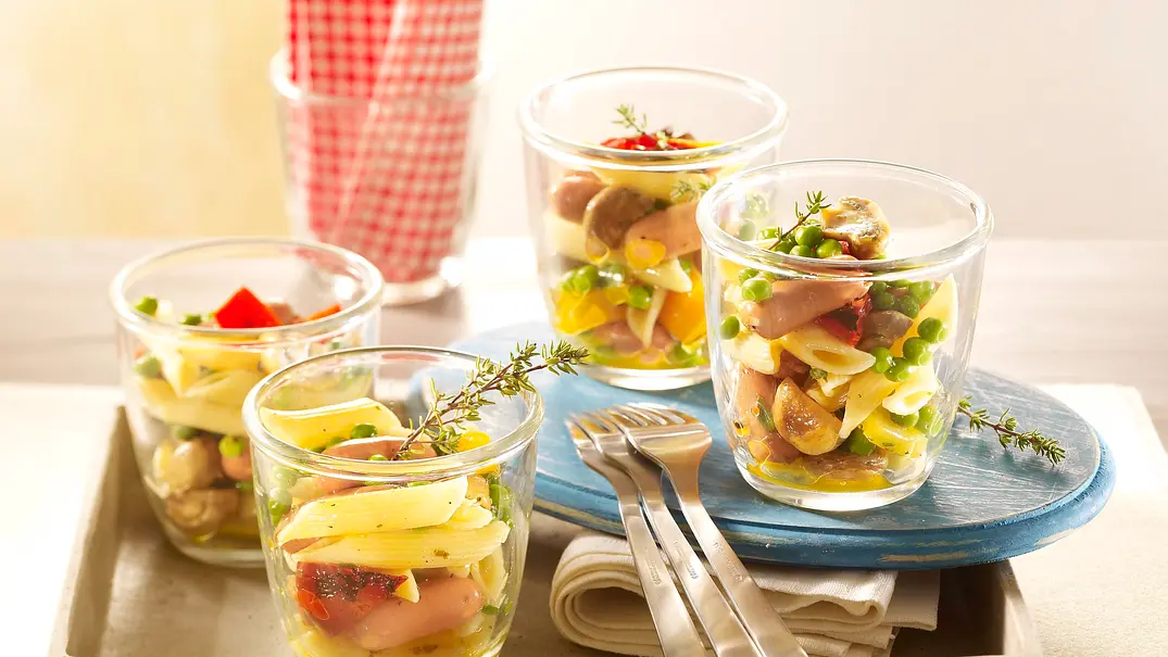 Bunter Nudelsalat Rezept - Foto: LECKER @ Bauer Media Group Bunter Nudelsalat Rezept - Foto: LECKER @ Bauer Media Group