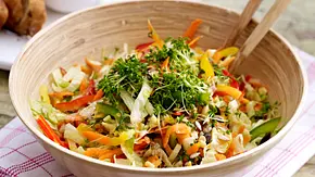 Bunter Salat Rezept - Foto: LECKER @ Bauer Media Group