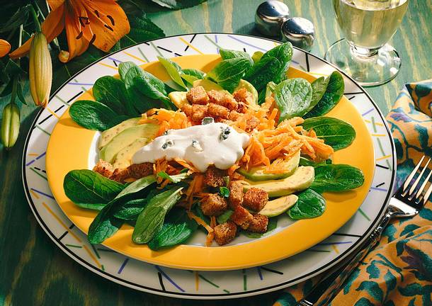 Bunter Salat mit Roquefortsoße Rezept Bunter Salat mit Roquefortsoße Rezept