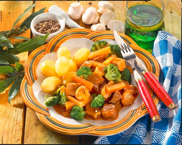 Buntes Gulasch Rezept Buntes Gulasch Rezept