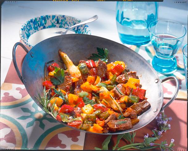 Buntes Paprikagemüse im Wok mit Lammlachse Rezept Buntes Paprikagemüse im Wok mit Lammlachse Rezept