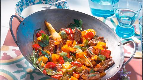 Buntes Paprikagemüse im Wok mit Lammlachse Rezept - Foto: Först, Thomas