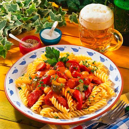 Buntes Würstchengulasch Rezept
