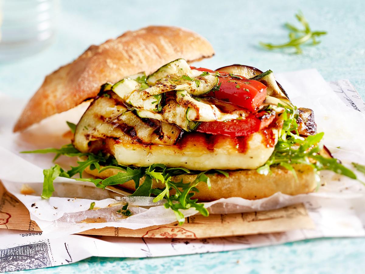 Burger mit Halloumi und Grillgemüse Rezept