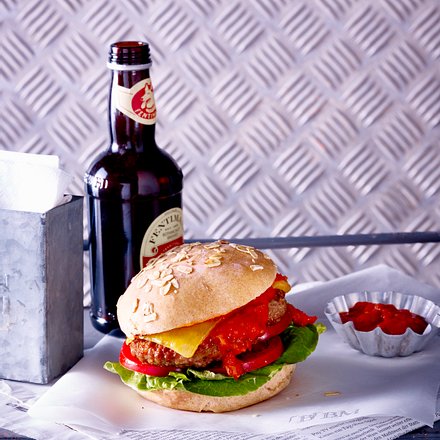 Burger mit Whiskey-Schalotten-Soße Rezept Burger mit Whiskey-Schalotten-Soße Rezept