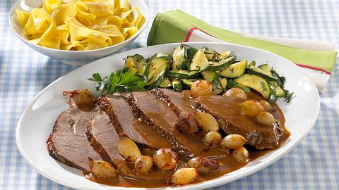 Burgunderbraten mit Bandnudeln Rezept - Foto: Maass