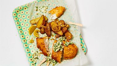 Büsumer Backfisch mit Bratkartoffeln und Remoulade Rezept - Foto: House of Food / Bauer Food Experts KG