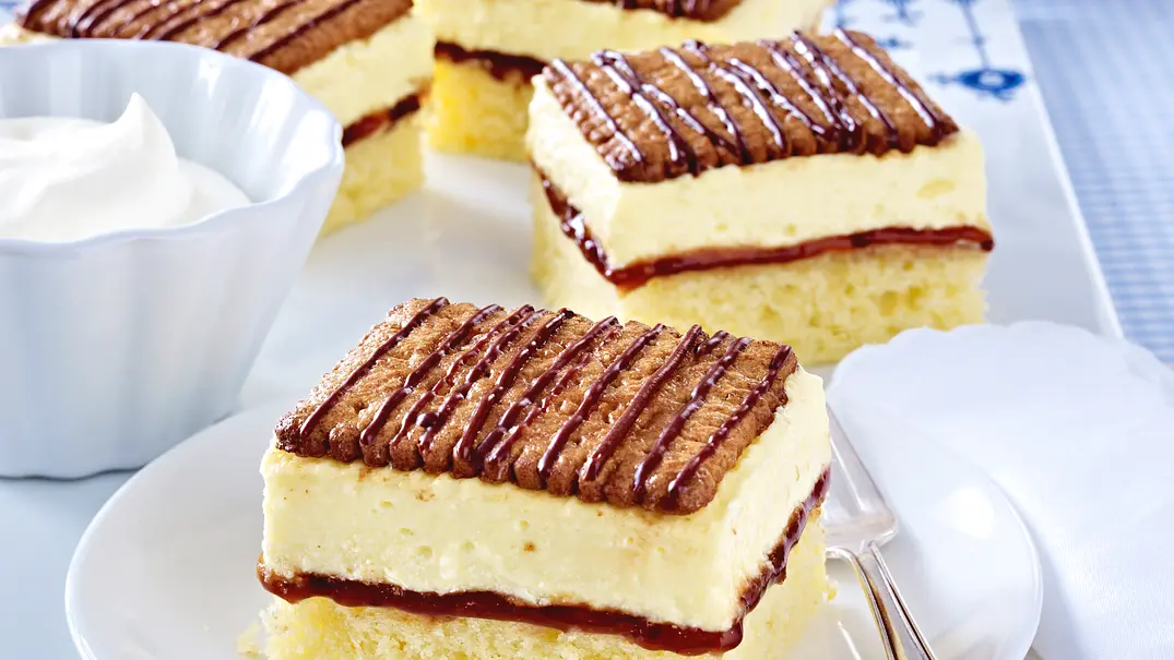Butterkeks-Schnitten mit Pflaumenmus Rezept - Foto: LECKER @ Bauer Media Group Butterkeks-Schnitten mit Pflaumenmus Rezept - Foto: LECKER @ Bauer Media Group