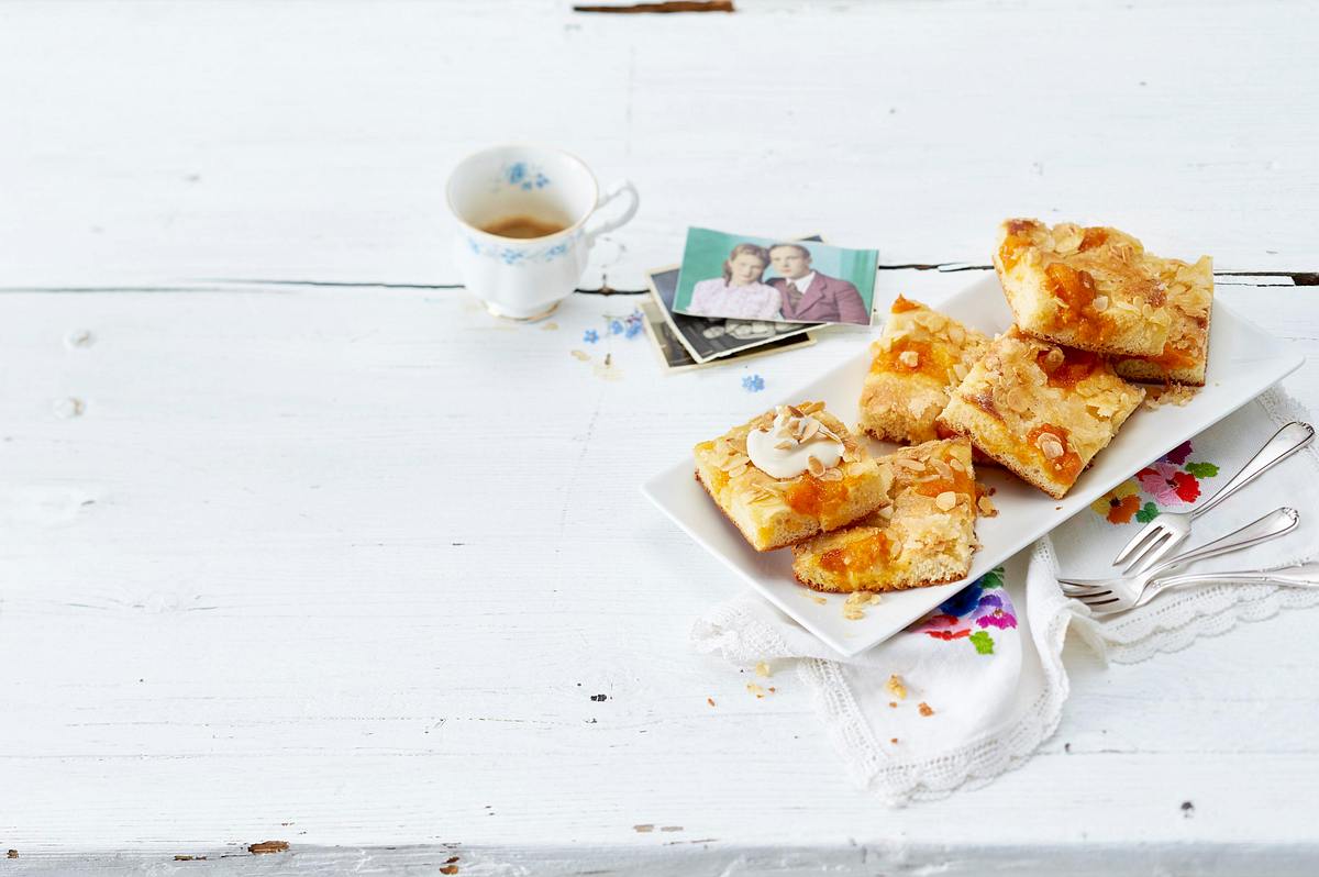 Butterkuchen mit Aprikosenmus Rezept