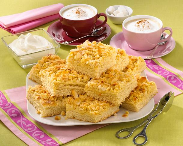 Butterkuchen mit Streuseln und Mandelblättchen Rezept Butterkuchen mit Streuseln und Mandelblättchen Rezept