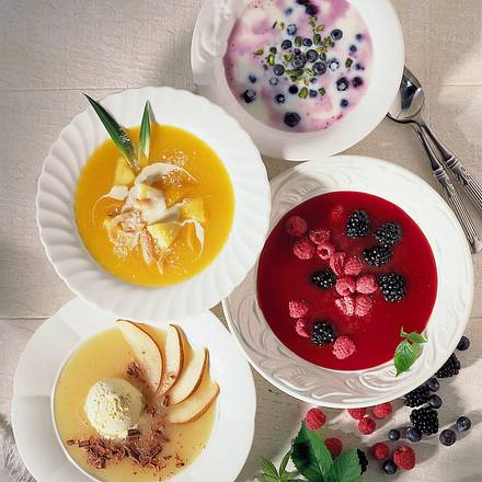 Buttermilch-Kaltschale mit Heidelbeeren Rezept Buttermilch-Kaltschale mit Heidelbeeren Rezept