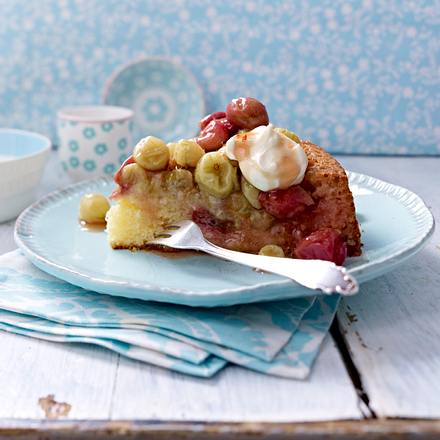 Buttermilch-Kuchen mit gerösteten Stachelbeeren Rezept