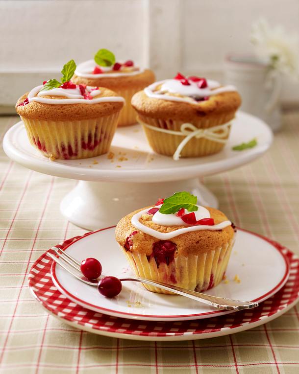 Buttermilch-Muffins mit Cranberrys Rezept | LECKER
