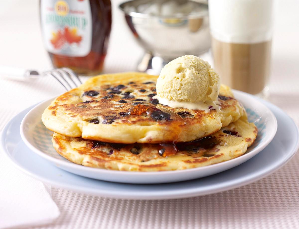 Buttermilch-Pancakes mit Blaubeeren Rezept