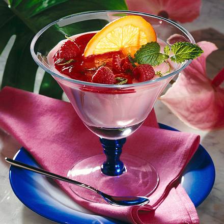 Buttermilchgelee mit Himbeersoße Rezept Buttermilchgelee mit Himbeersoße Rezept