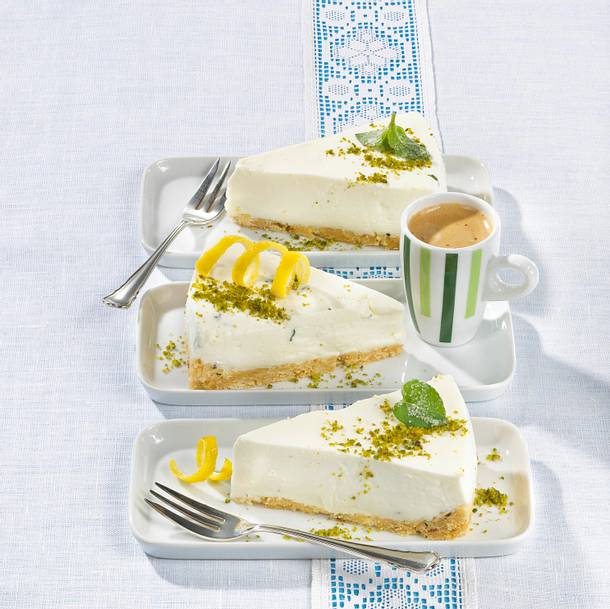 Buttermilchtorte mit Minze Rezept Buttermilchtorte mit Minze Rezept