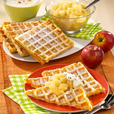 Buttermilchwaffeln mit Apfelkompott Rezept Buttermilchwaffeln mit Apfelkompott Rezept