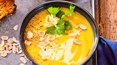 Butternuss-Suppe  zu Spinat-Scones Rezept - Foto: House of Food / Bauer Food Experts KG