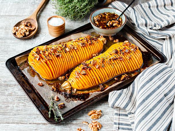 Butternut-Kürbis aus dem Ofen (à la Hasselback) Rezept | LECKER