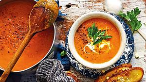 Butternut-Kürbis­suppe mit Chili und Ingwer Rezept - Foto: House of Food / Bauer Food Experts KG