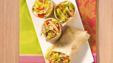 Caesar Wrap Rezept - Foto: LECKER @ Bauer Media Group