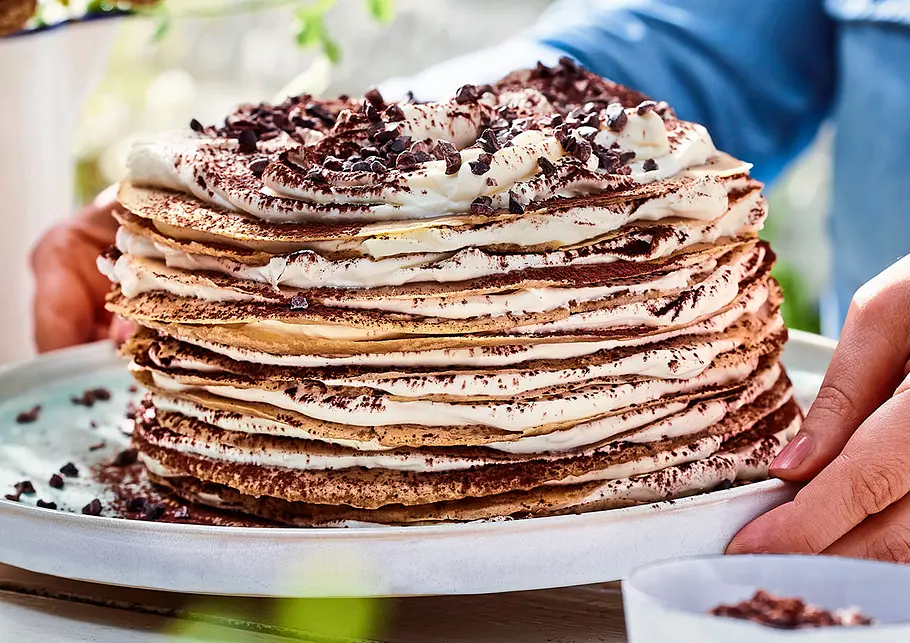 Café-et-Crêpe-Torte mit Mascarpone-Fluff Rezept