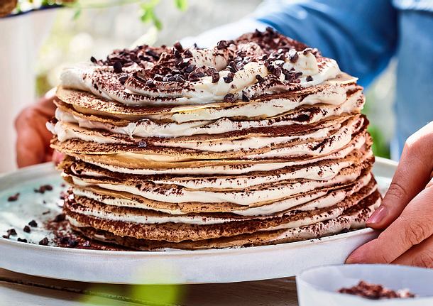 Café-et-Crêpe-Torte mit Mascarpone-Fluff Rezept