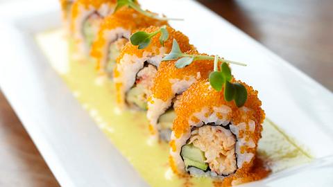 California Roll auf Mango-Smoothie Rezept - Foto: House of Food / Bauer Food Experts KG