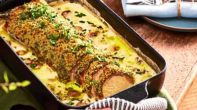 Camembert-Braten mit Bärlauchkruste - Foto: LECKER @ Bauer Media Group Camembert-Braten mit Bärlauchkruste - Foto: LECKER @ Bauer Media Group