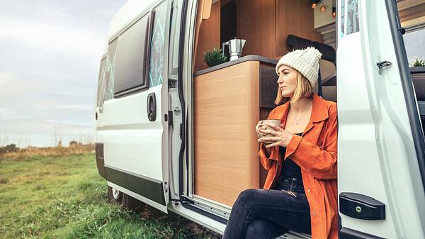 Camping Kaffeemaschinen für leckeren Kaffee unterwegs - Foto: iStock/ doble-d