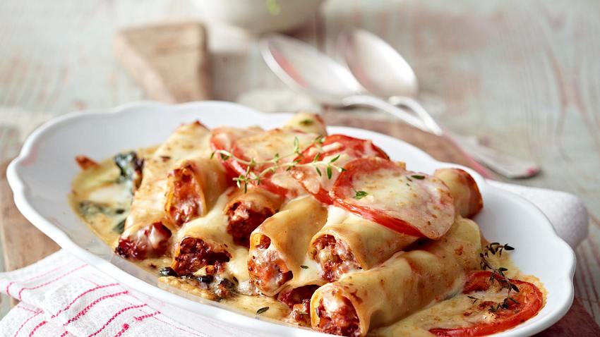 Cannelloni Bolognese alla Norma Rezept - Foto: House of Food / Bauer Food Experts KG