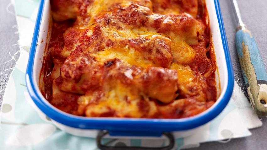 Cannelloni Di Salsiccia Arrosto in Tomaten-Curry-Soße Rezept - Foto: House of Food / Bauer Food Experts KG