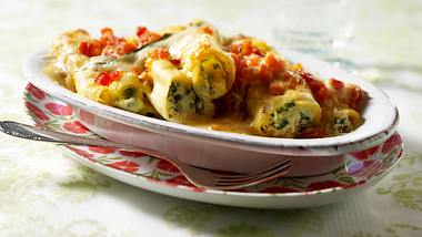 Cannelloni mit Bärlauch-Ricottafüllung in Tomatensoße Rezept - Foto: House of Food / Bauer Food Experts KG