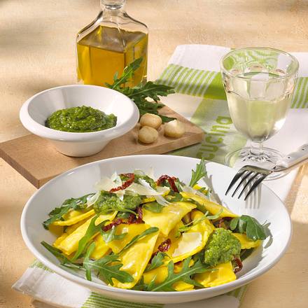 Cappelletti mit getrockneten Tomaten und Rucola-Pesto Rezept