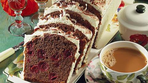 Cappuccino-Kuchen mit Kirschen Rezept - Foto: Horn