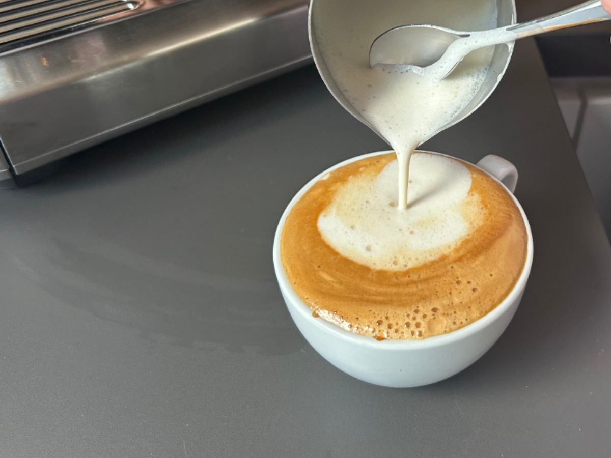 Cappuccino mit Hafermilchschaum