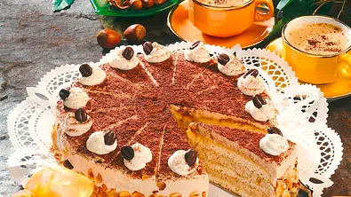 Cappuccino-Nuss-Torte Rezept - Foto: LECKER @ Bauer Media Group