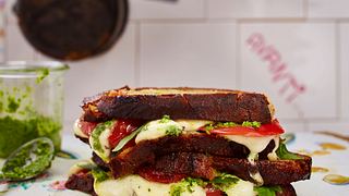 Caprese-Sandwich mit Rucola Rezept - Foto: House of Food / Bauer Food Experts KG