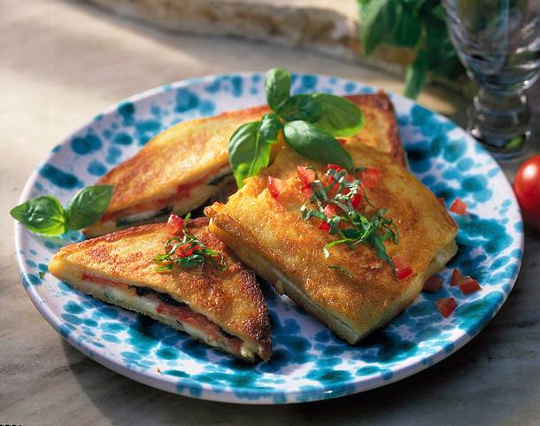 Carozza (gebackene Tomaten-Mozzarella-Toasts) Rezept Carozza (gebackene Tomaten-Mozzarella-Toasts) Rezept