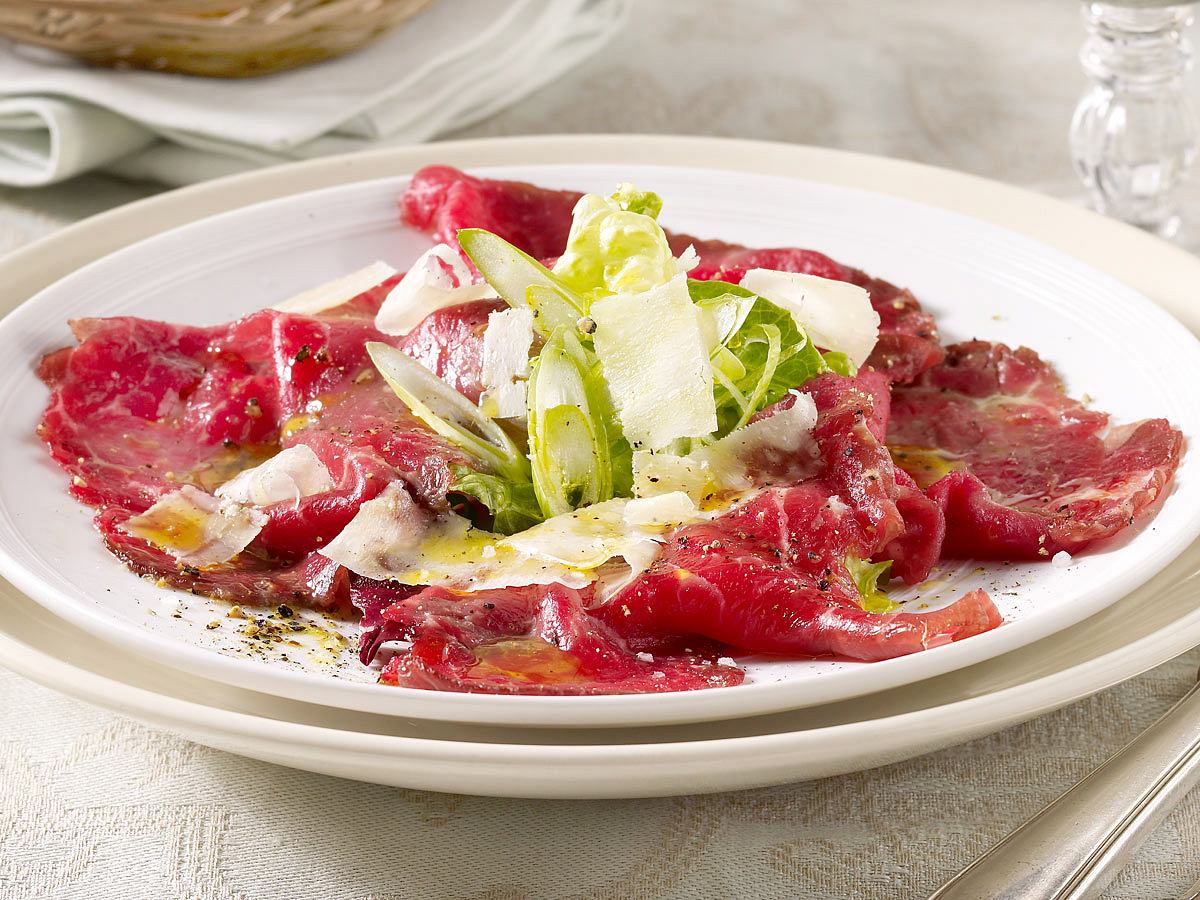 Carpaccio vom Rinderfilet mit Salat Rezept