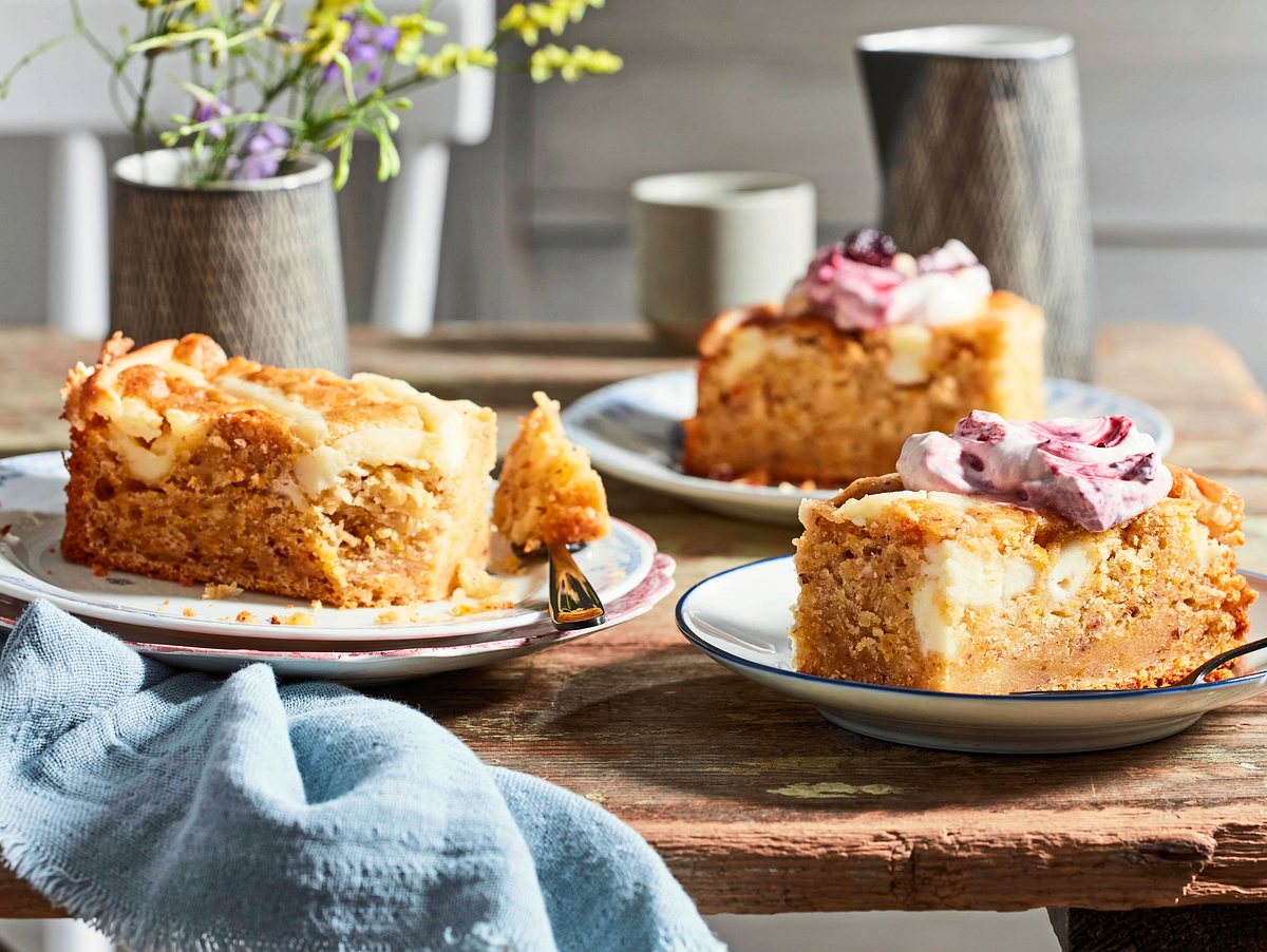 Carrot Apple Cake mit Cheesecake-Gitter Rezept