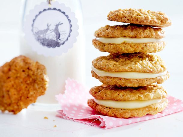 Carrot-Cookies mit Eierlikörcreme Rezept Carrot-Cookies mit Eierlikörcreme Rezept
