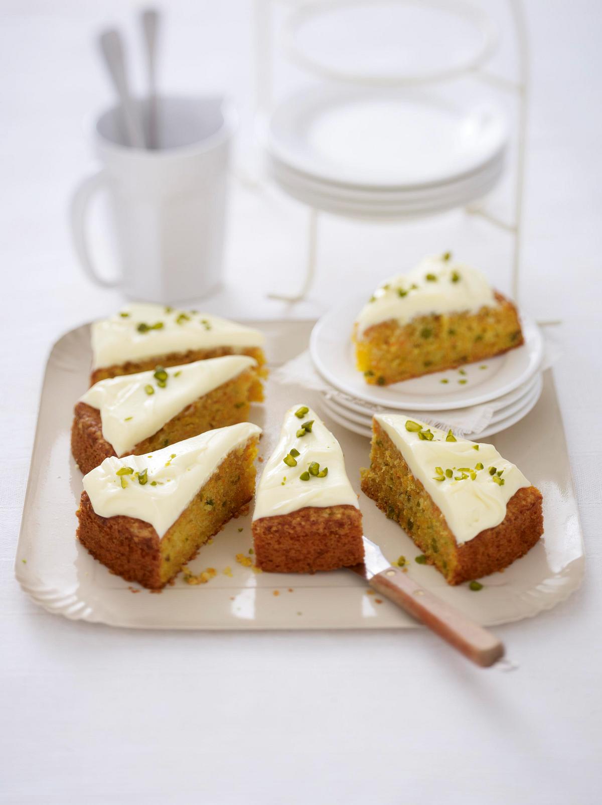 Carrotcake (Möhrenkuchen mit Pistazien) Rezept