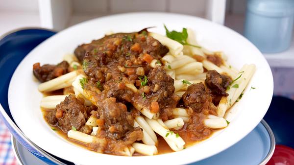 Casareccia mit Rinderragout Rezept - Foto: House of Food / Bauer Food Experts KG