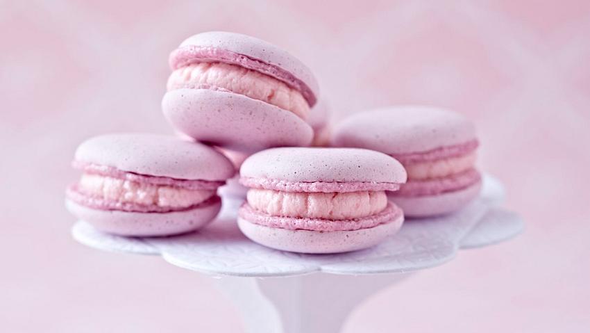 Cassis-Macarons Rezept - Foto: House of Food / Bauer Food Experts KG