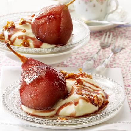 Cassisbirne auf Crème fraîche Rezept Cassisbirne auf Crème fraîche Rezept