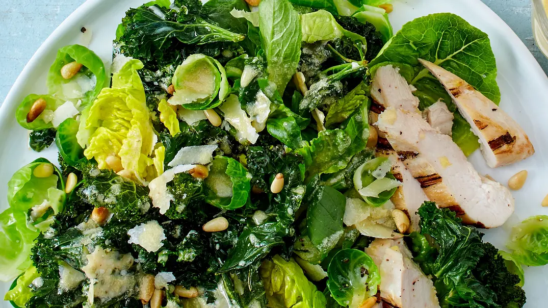 Ceasar Salad mit Grünkohl Rezept - Foto: LECKER @ Bauer Media Group