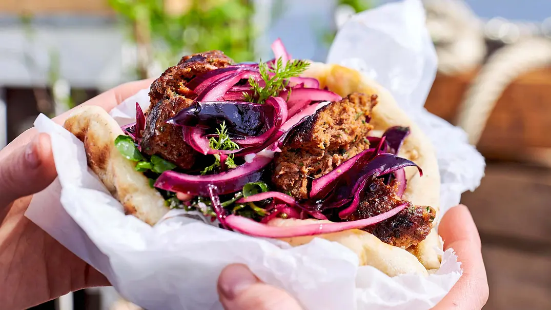 Cevapcici-Pita Oriental-Style Rezept - Foto: LECKER @ Bauer Media Group